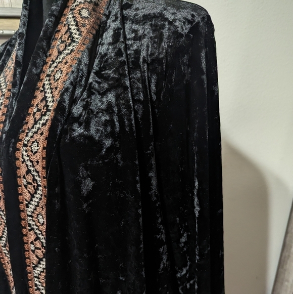 Andrée By Unit Black Velvet Kimono - Picture 6 of 9